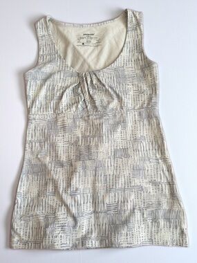 Patagonia Off White Tank Top with Light Gray Geometric Print